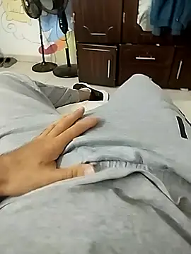 Valen Squirt04 online show from October 3, 2025, 5:10 pm