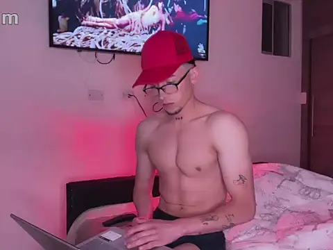 strongManLatino online show from October 6, 2025, 12:52 am