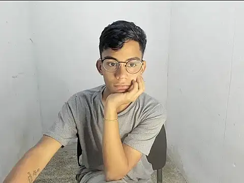 Deivi colins 23 online show from October 13, 2025, 9:26 pm