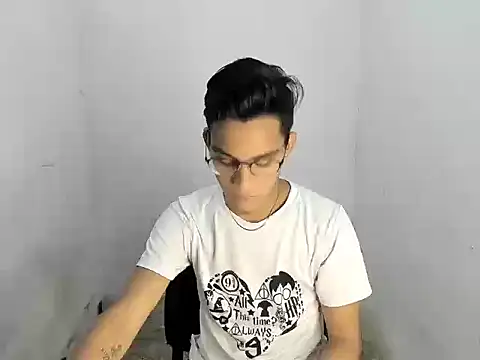 Deivi colins 23 online show from November 15, 2025, 10:26 pm