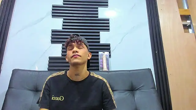 Snapshot of milo_crave chatting on October 7, 2025, 12:57 pm milo crave online show from October 7, 2025, 12:57 pm