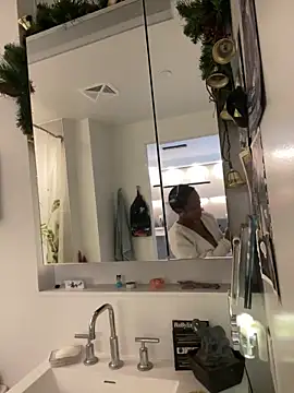 tia   fox online show from February 25, 2026, 5:11 pm