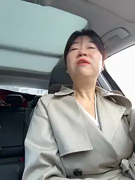 siru-love online show from October 12, 2025, 3:49 am