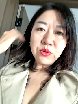 siru-love online show from October 16, 2025, 3:40 am