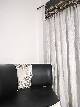 Snapshot of RobertaxGutierrez chatting on October 15, 2025, 8:14 am RobertaxGutierrez online show from October 15, 2025, 8:14 am