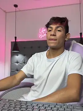 Snapshot of cherub_ chatting on November 27, 2025, 12:51 pm cherub online show from November 27, 2025, 12:51 pm