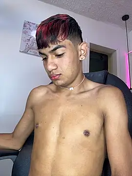 Snapshot of cherub_ chatting on January 10, 2026, 9:55 am cherub online show from January 10, 2026, 9:55 am