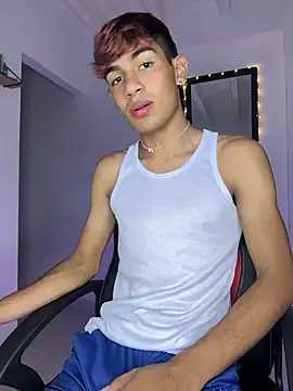 Snapshot of cherub_ chatting on April 15, 2026, 9:48 pm cherub online show from April 15, 2026, 9:48 pm