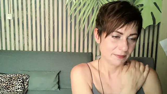 Snapshot of Ashley_Brookss chatting on October 17, 2025, 7:22 am Ashley Brookss online show from October 17, 2025, 7:22 am