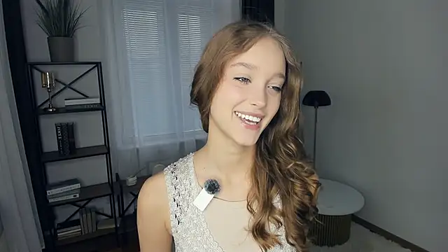 SerrenaAa online show from November 14, 2025, 7:40 am