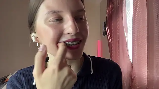JanellHousen online show from June 11, 2026, 5:16 am