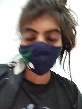 Snapshot of PEEHU-50 chatting on November 13, 2025, 12:59 pm PEEHU-50 online show from November 13, 2025, 12:59 pm