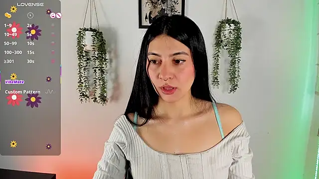 Snapshot of emma-green0 chatting on October 2, 2025, 12:01 pm emma-green0 online show from October 2, 2025, 12:01 pm