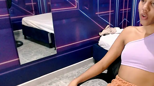 Snapshot of Tainara_ebony chatting on November 11, 2025, 8:09 pm Tainara ebony online show from November 11, 2025, 8:09 pm