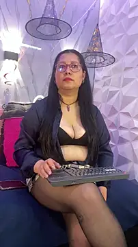 Snapshot of Marianasmitt chatting on October 31, 2025, 12:28 pm Marianasmitt online show from October 31, 2025, 12:28 pm