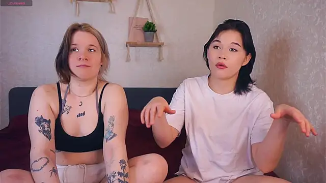 Snapshot of EviaVanveen chatting on November 22, 2025, 9:08 am EviaVanveen online show from November 22, 2025, 9:08 am