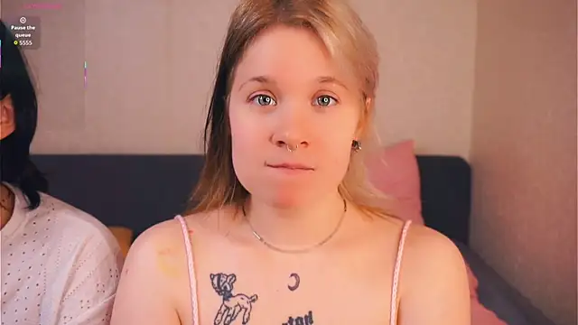 Snapshot of EviaVanveen chatting on November 24, 2025, 8:14 am EviaVanveen online show from November 24, 2025, 8:14 am