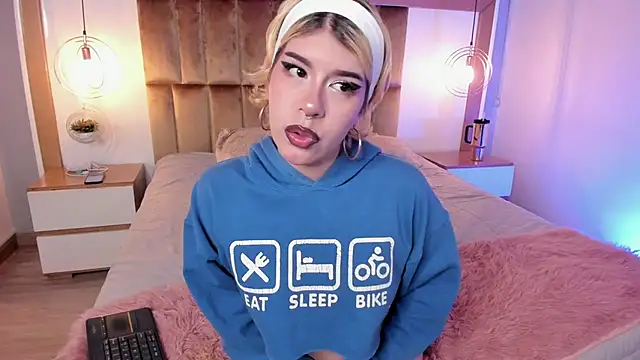 Snapshot of SamyShark chatting on January 15, 2026, 5:34 am SamyShark online show from January 15, 2026, 5:34 am