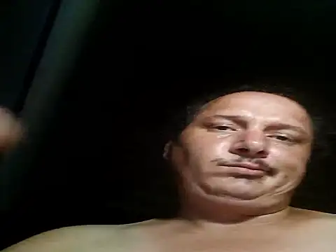 Snapshot of macKnd chatting on October 5, 2025, 6:56 am macKnd online show from October 5, 2025, 6:56 am