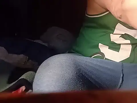 Snapshot of macKnd chatting on October 29, 2025, 5:47 pm macKnd online show from October 29, 2025, 5:47 pm