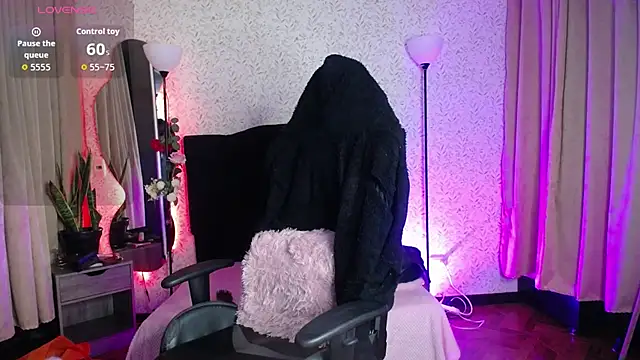 Snapshot of antia_z chatting on October 23, 2025, 5:44 pm antia z online show from October 23, 2025, 5:44 pm