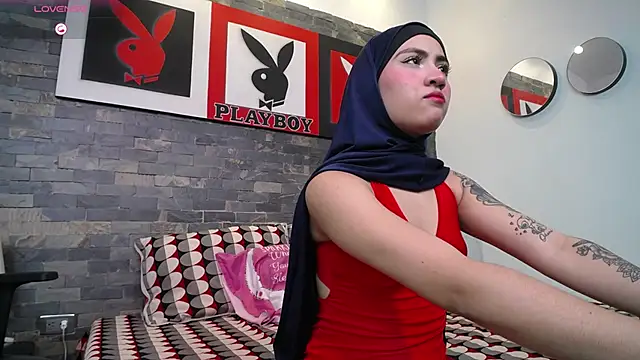 Neesha   online show from November 5, 2025, 7:03 pm