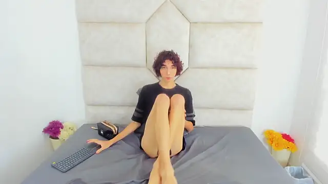 Snapshot of Scaarlett_22_ chatting on November 14, 2025, 5:55 pm Scaarlett 22 online show from November 14, 2025, 5:55 pm