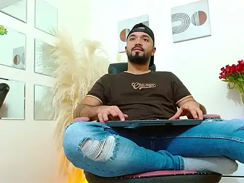 mathewv  online show from October 11, 2025, 11:03 pm