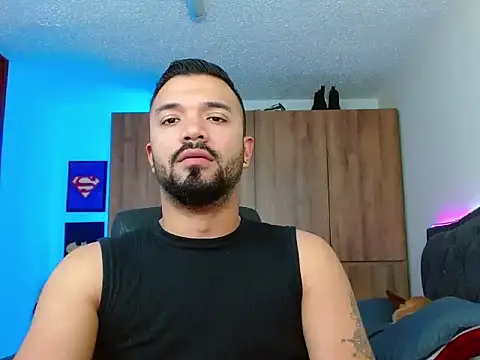 mathewv  online show from November 17, 2025, 10:04 pm