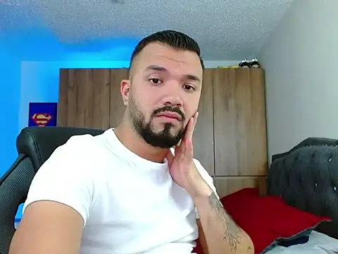 mathewv  online show from November 29, 2025, 2:25 am