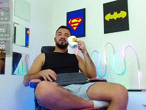 mathewv  online show from December 1, 2025, 3:00 am