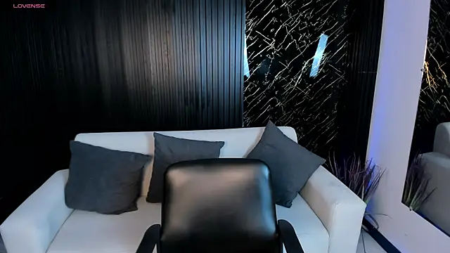 Snapshot of VenusCooper chatting on November 8, 2025, 6:40 pm VenusCooper online show from November 8, 2025, 6:40 pm