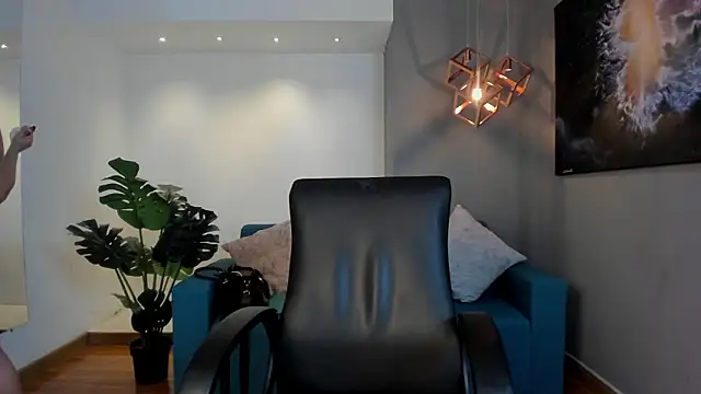 Snapshot of VenusCooper chatting on February 24, 2026, 8:40 pm VenusCooper online show from February 24, 2026, 8:40 pm