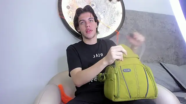 Lucian grey online show from October 11, 2025, 3:39 am