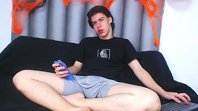 Lucian grey online show from October 16, 2025, 4:24 am