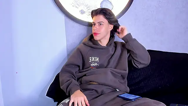 Lucian grey online show from October 17, 2025, 4:48 am