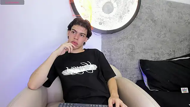 Lucian grey online show from October 25, 2025, 4:09 am