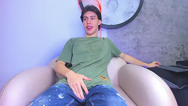 Lucian grey online show from October 27, 2025, 1:04 pm