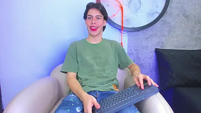 Lucian grey online show from October 28, 2025, 4:05 am