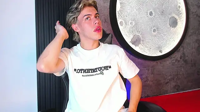 Lucian grey online show from November 11, 2025, 4:56 am