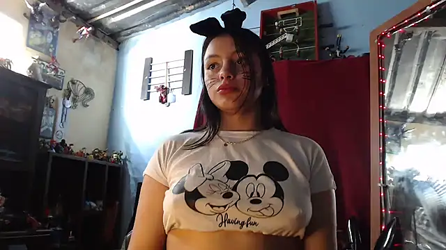 lizethavila online show from April 2, 2026, 1:47 am