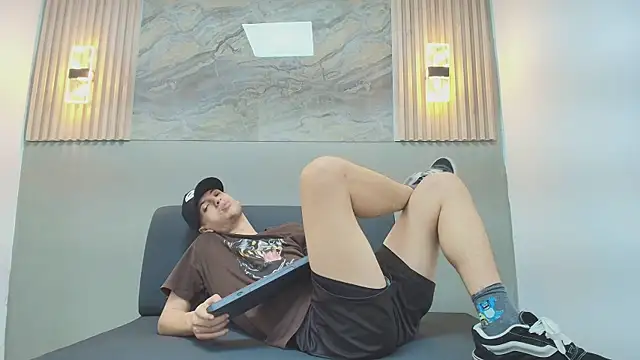 Snapshot of ISRAEL_GRAY chatting on October 5, 2025, 12:31 am ISRAEL GRAY online show from October 5, 2025, 12:31 am