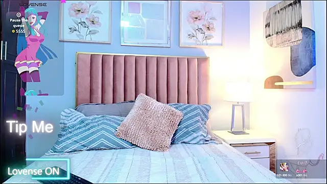 Snapshot of ElektraBlue chatting on October 2, 2025, 4:19 am ElektraBlue online show from October 2, 2025, 4:19 am