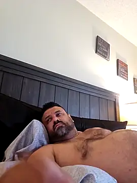 Snapshot of Roddog18 chatting on October 14, 2025, 7:47 pm Roddog18 online show from October 14, 2025, 7:47 pm