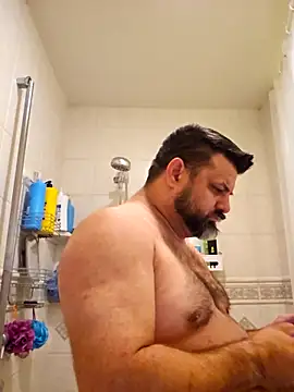 Snapshot of Roddog18 chatting on November 5, 2025, 2:06 pm Roddog18 online show from November 5, 2025, 2:06 pm