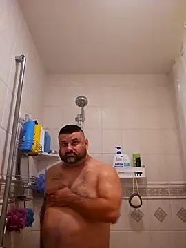 Snapshot of Roddog18 chatting on November 15, 2025, 6:11 am Roddog18 online show from November 15, 2025, 6:11 am