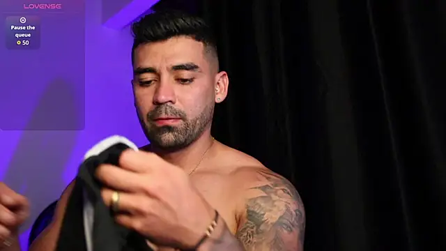 Snapshot of SOY_MIKE chatting on October 11, 2025, 10:52 pm SOY MIKE online show from October 11, 2025, 10:52 pm