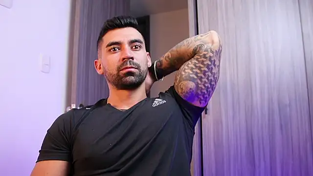 Snapshot of SOY_MIKE chatting on November 6, 2025, 2:12 am SOY MIKE online show from November 6, 2025, 2:12 am