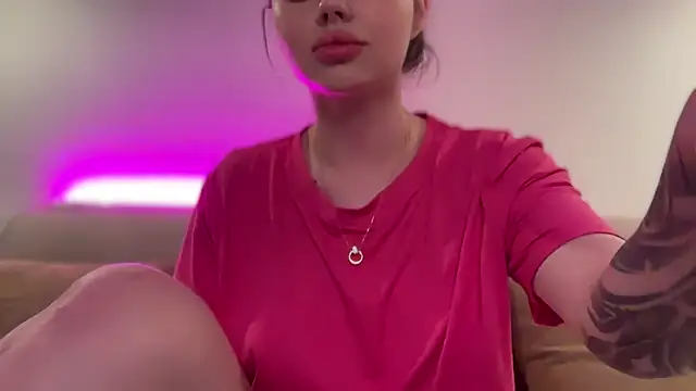 Snapshot of AlmaryKim chatting on September 29, 2025, 8:02 pm AlmaryKim online show from September 29, 2025, 8:02 pm