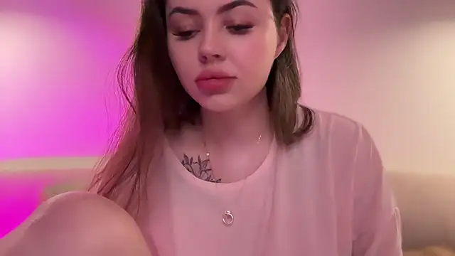 Snapshot of AlmaryKim chatting on November 6, 2025, 9:26 pm AlmaryKim online show from November 6, 2025, 9:26 pm